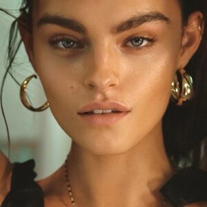 18K Gold Classic Hoop Earrings !